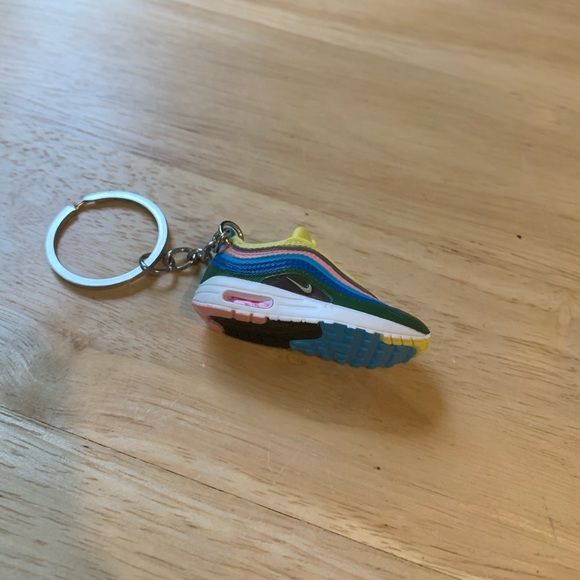 Custom Sneaker Keychain / Bag Charm - Picture 4 of 5